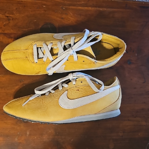 Nike Yellow and White Women's Track Shoes - Picture 1 of 7